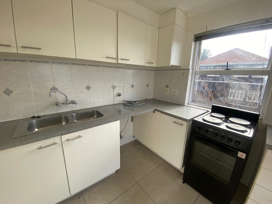 To Let 2 Bedroom Property for Rent in Green Point Western Cape